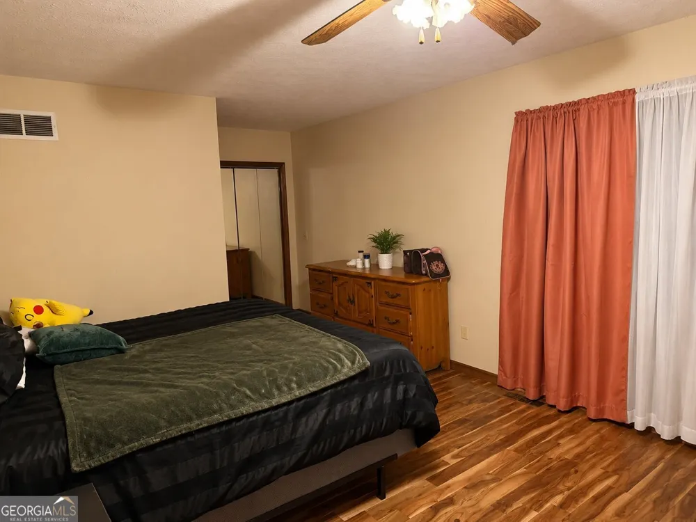30 Price DR Locust Grove, GA 30248