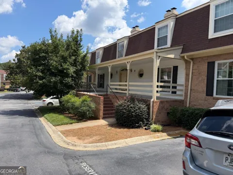 3825 Lavista RD