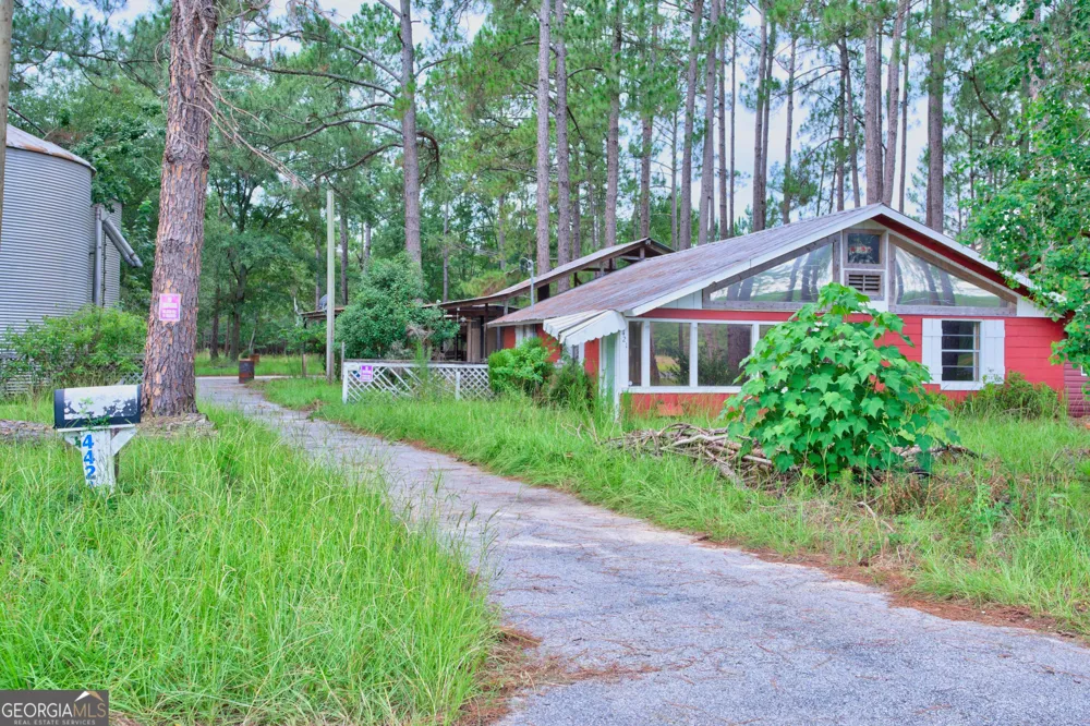 4421 Albert Rahn RD Glennville, GA 30427