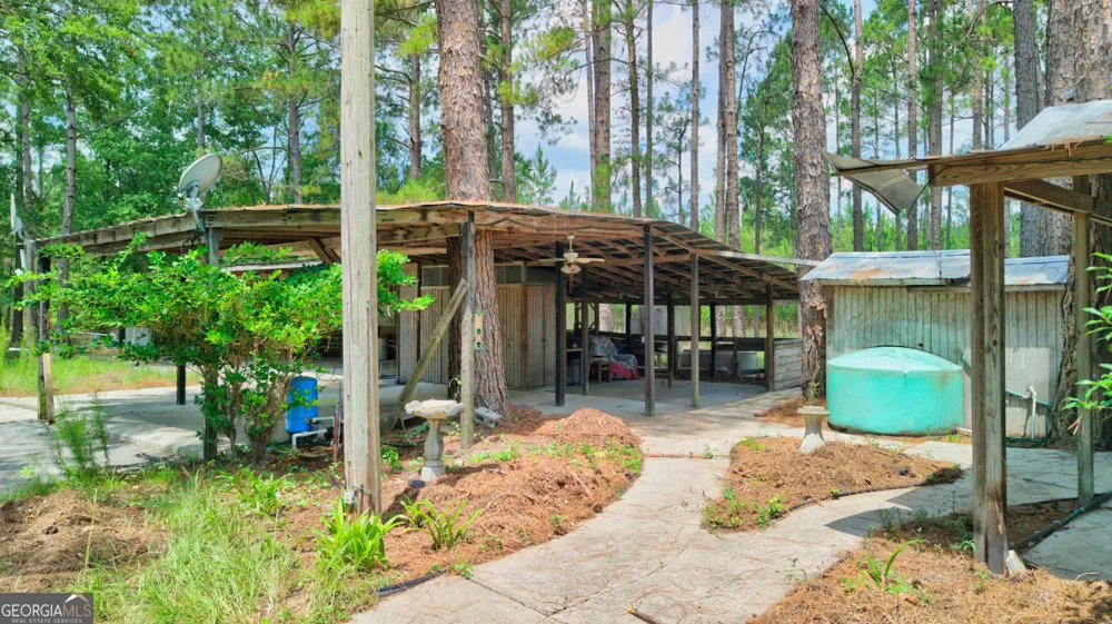 4421 Albert Rahn RD Glennville, GA 30427