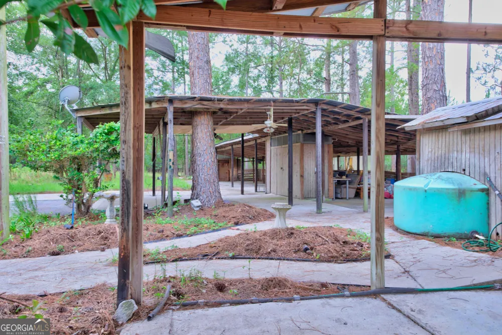 4421 Albert Rahn RD Glennville, GA 30427