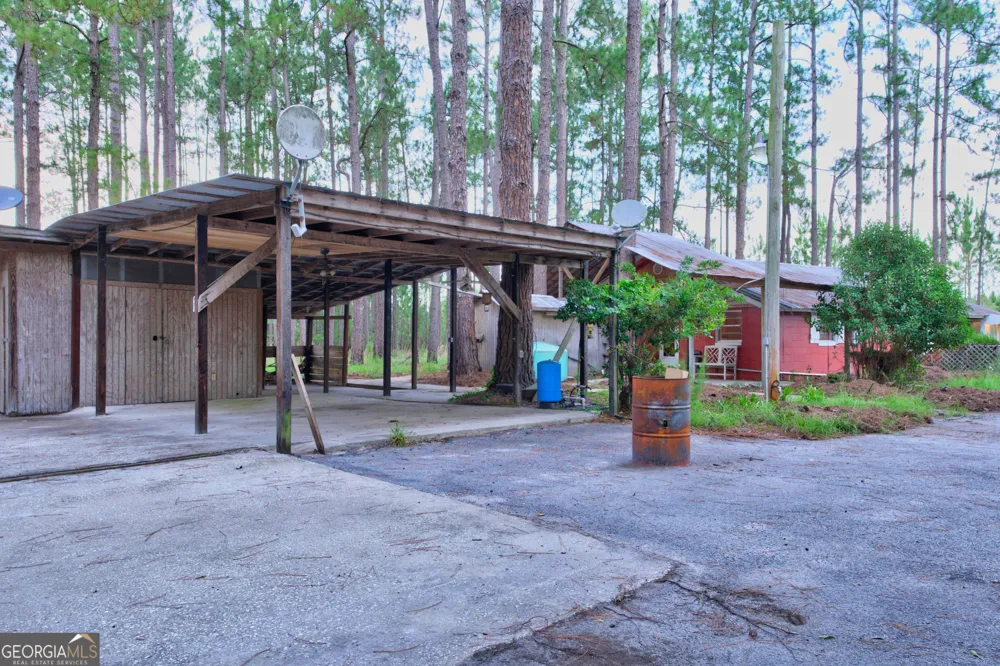 4421 Albert Rahn RD Glennville, GA 30427