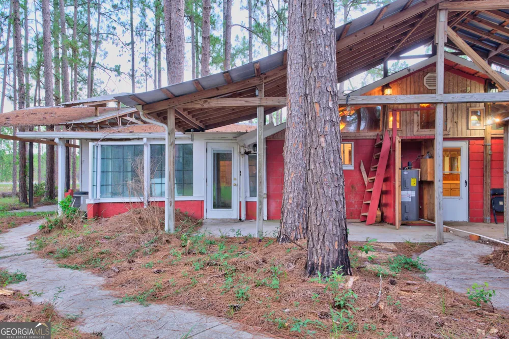 4421 Albert Rahn RD Glennville, GA 30427