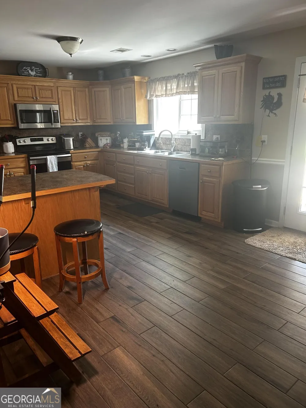 215 Iron Hill RD Taylorsville, GA 30178