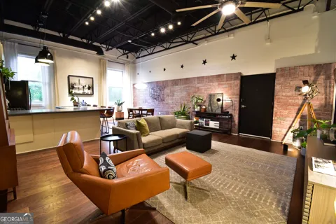 5097 Peachtree RD