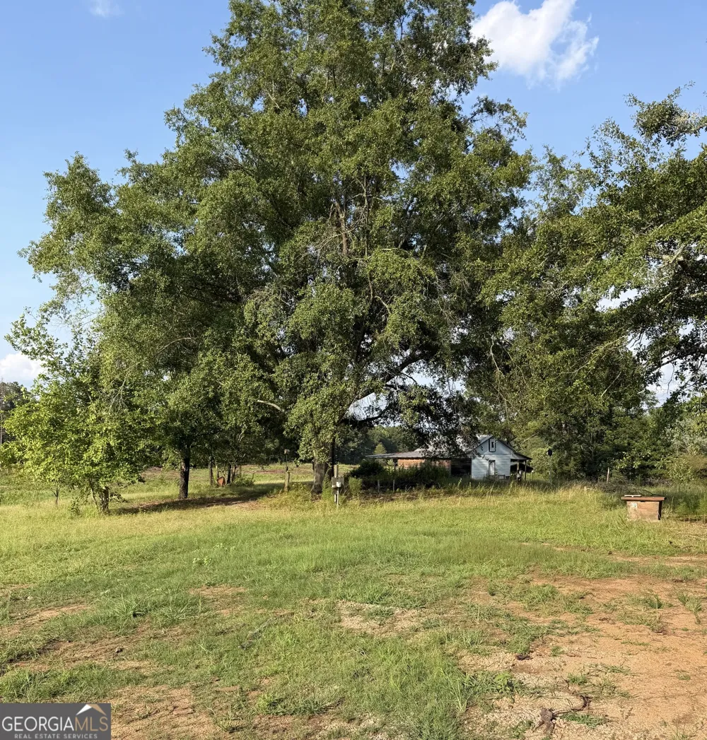 2135 Moss RD Gay, GA 30218
