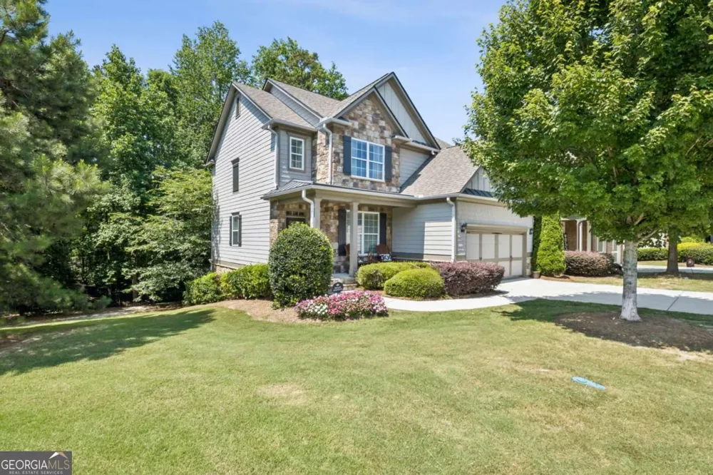 6904 Big Sky DR Flowery Branch, GA 30542