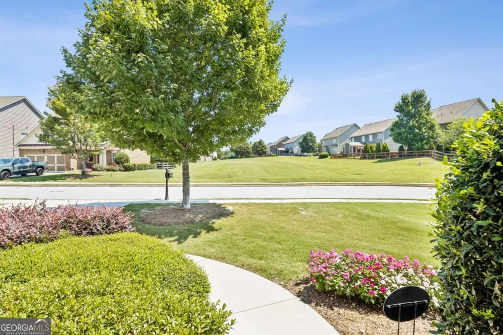 6904 Big Sky DR Flowery Branch, GA 30542