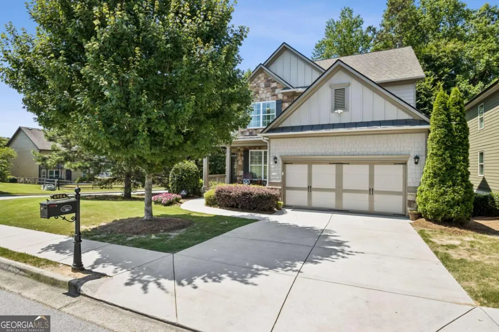 6904 Big Sky DR Flowery Branch, GA 30542