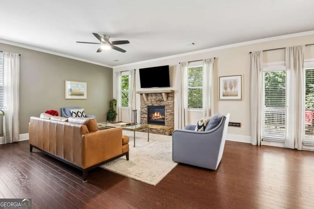 6904 Big Sky DR Flowery Branch, GA 30542