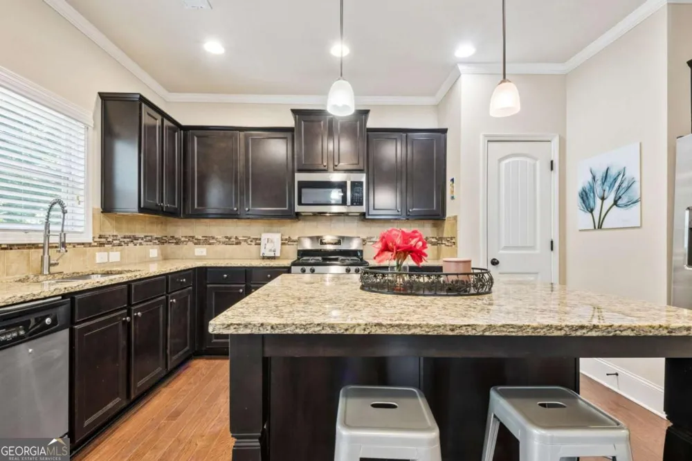 6904 Big Sky DR Flowery Branch, GA 30542