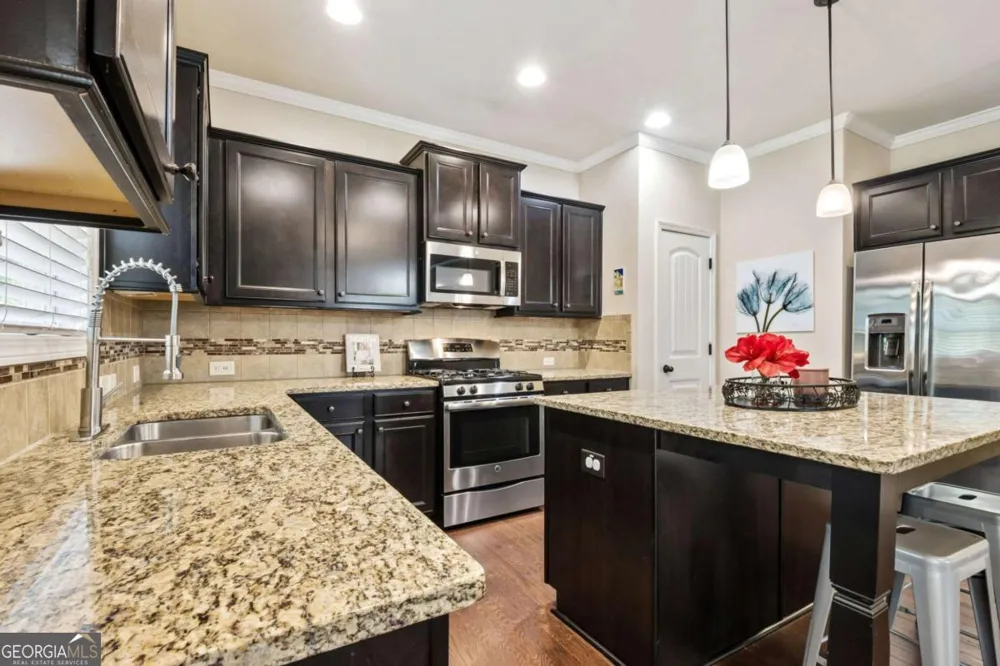 6904 Big Sky DR Flowery Branch, GA 30542