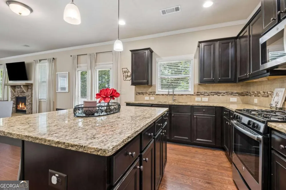 6904 Big Sky DR Flowery Branch, GA 30542