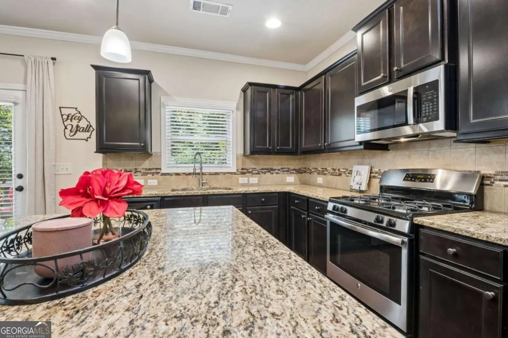 6904 Big Sky DR Flowery Branch, GA 30542
