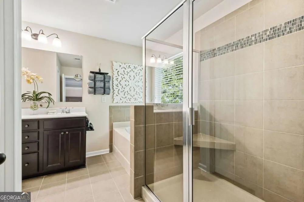 6904 Big Sky DR Flowery Branch, GA 30542