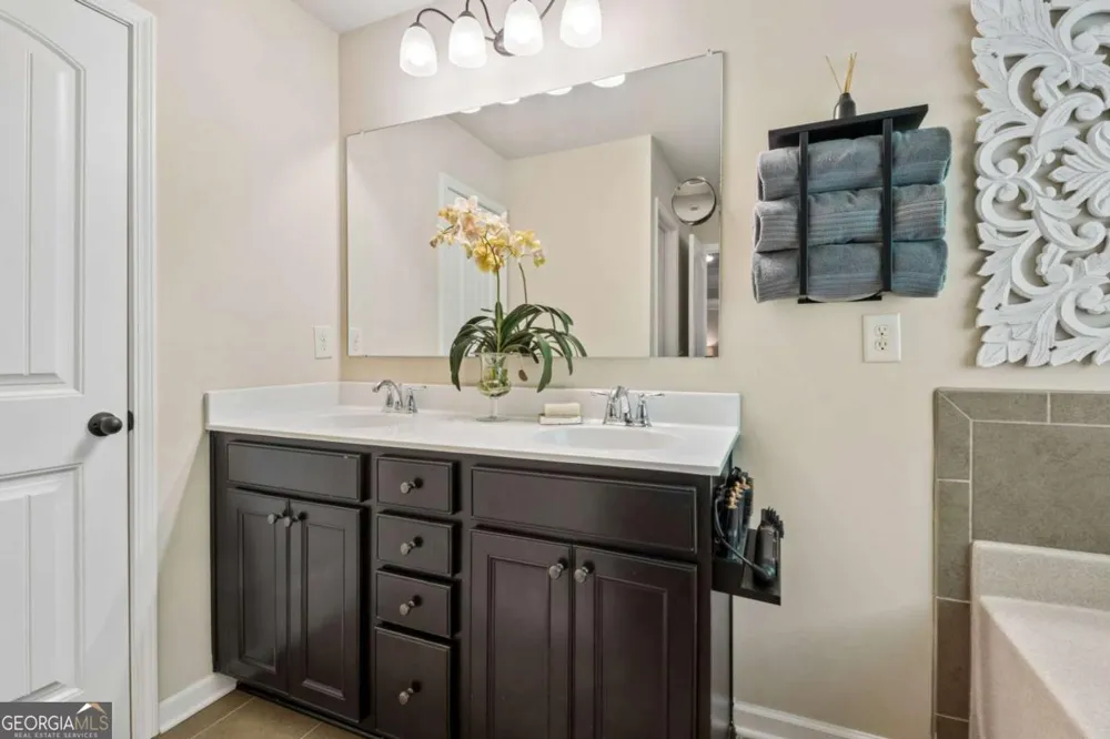 6904 Big Sky DR Flowery Branch, GA 30542