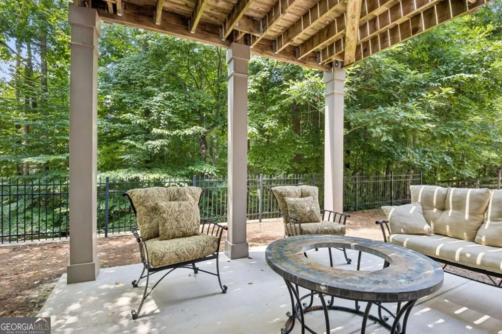 6904 Big Sky DR Flowery Branch, GA 30542