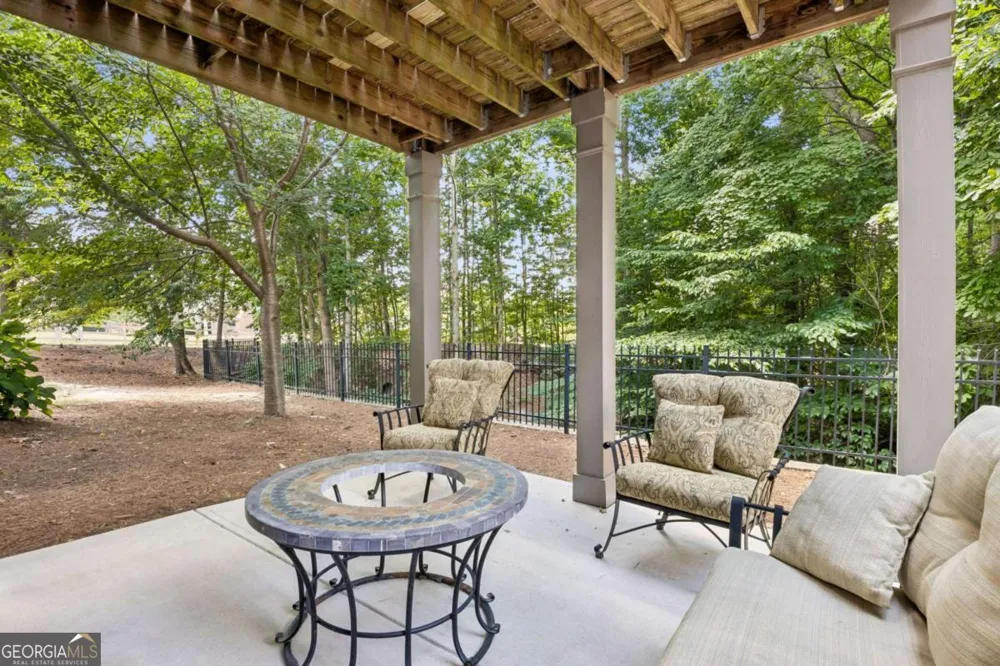 6904 Big Sky DR Flowery Branch, GA 30542