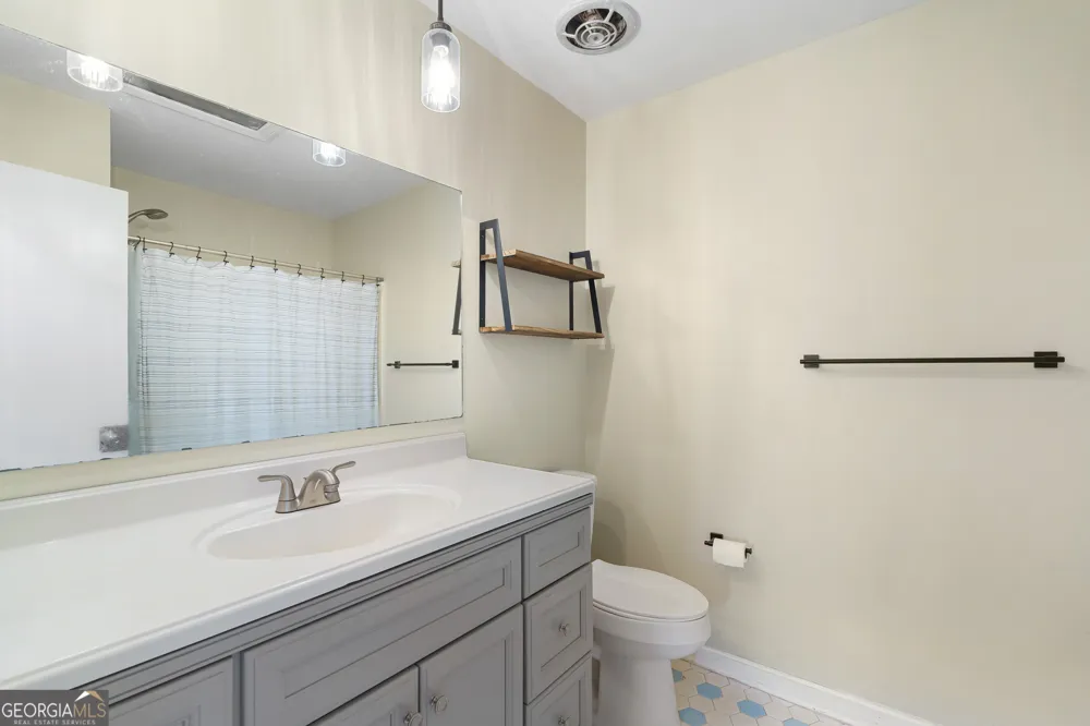 17 Regent DR Savannah, GA 31406