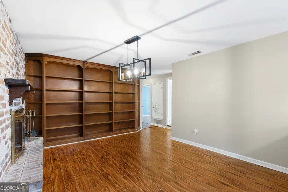17 Regent DR Savannah, GA 31406