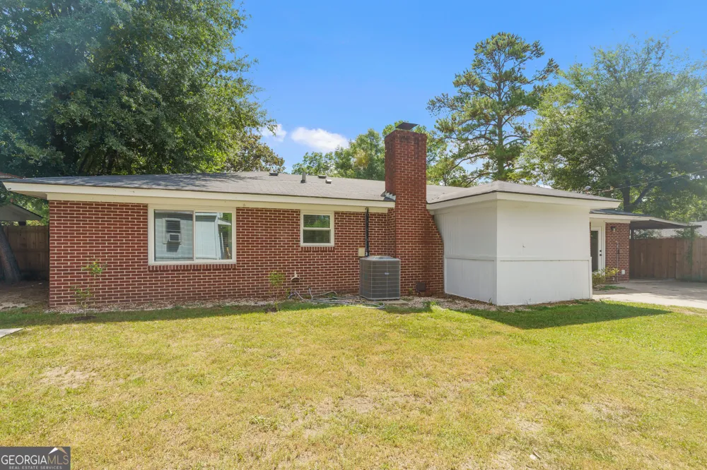 17 Regent DR Savannah, GA 31406