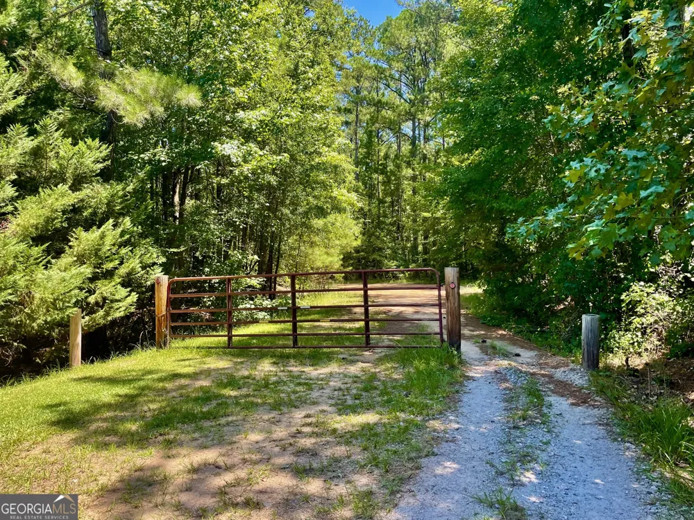 1190 Shore DR Tignall, GA 30668