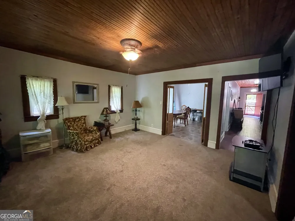 1190 Shore DR Tignall, GA 30668