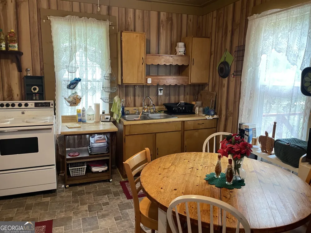 1190 Shore DR Tignall, GA 30668