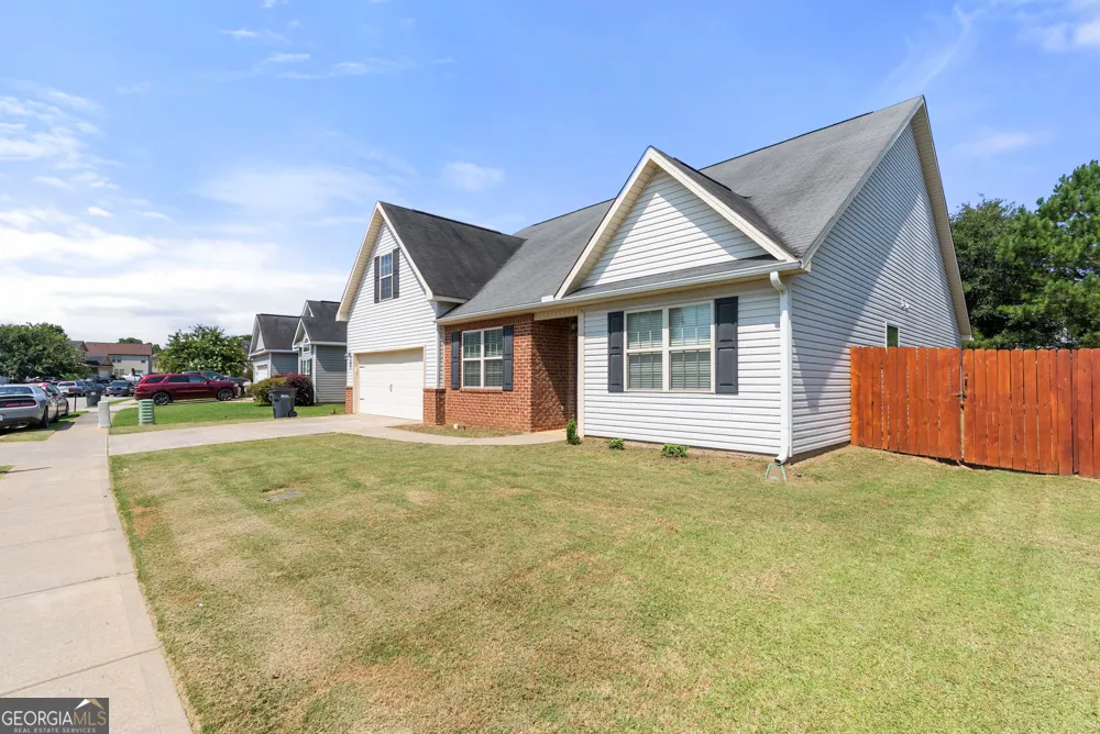 316 Flowing Meadows DR Kathleen, GA 31047