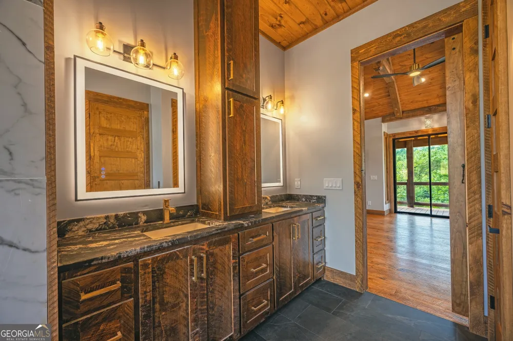 42 Waterstone WAY Mineral Bluff, GA 30559