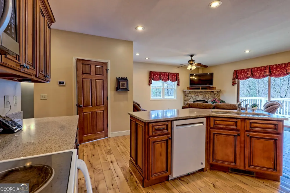 1068 Coleman River RD Clayton, GA 30525