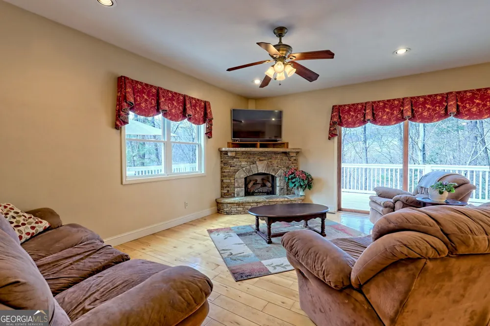 1068 Coleman River RD Clayton, GA 30525