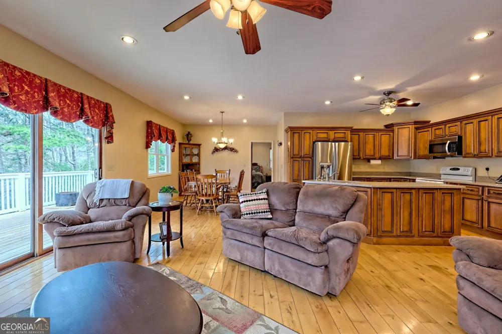1068 Coleman River RD Clayton, GA 30525