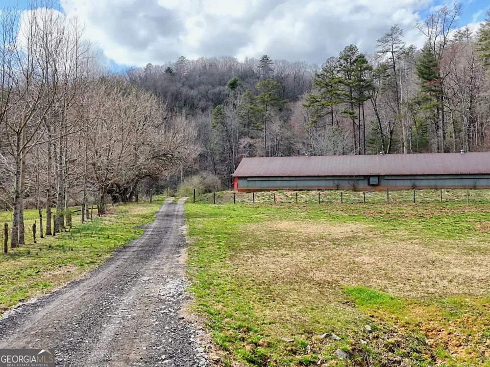 1068 Coleman River RD Clayton, GA 30525