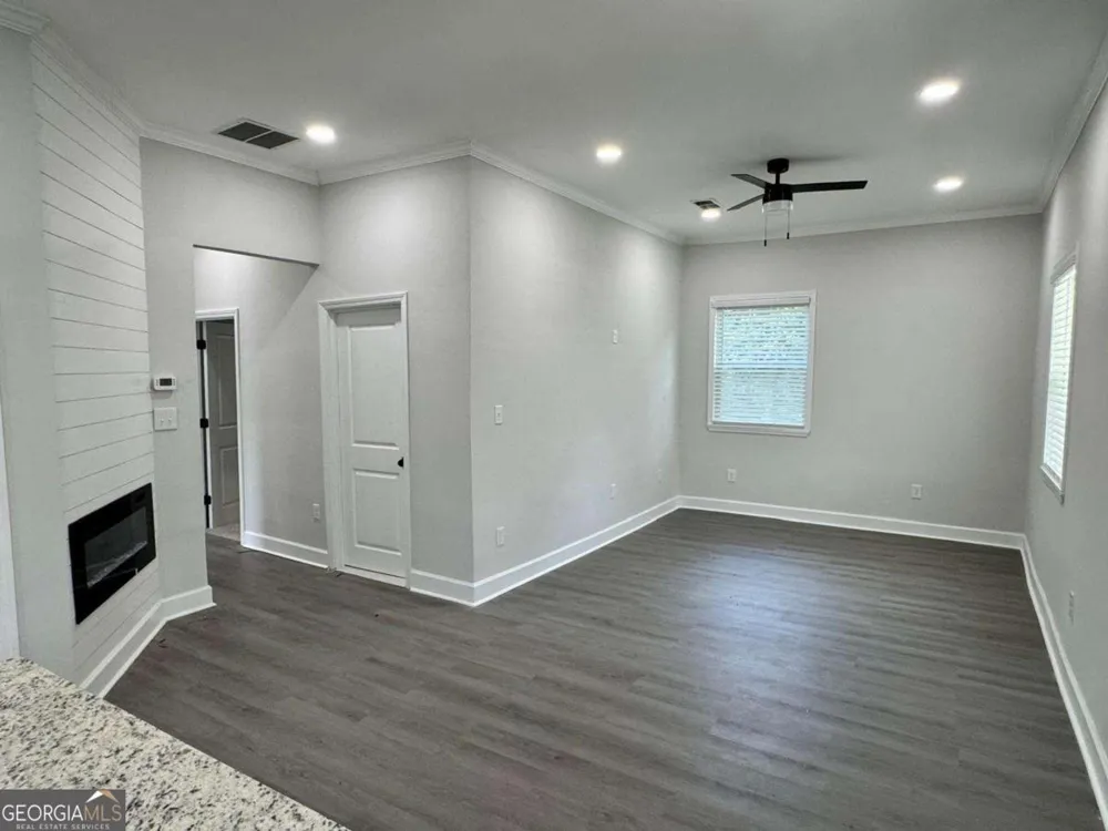 69 Fourth ST Griffin, GA 30223