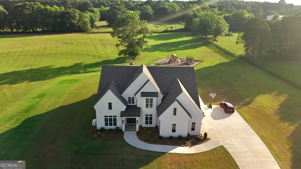 1526 Clover LN Bishop, GA 30621
