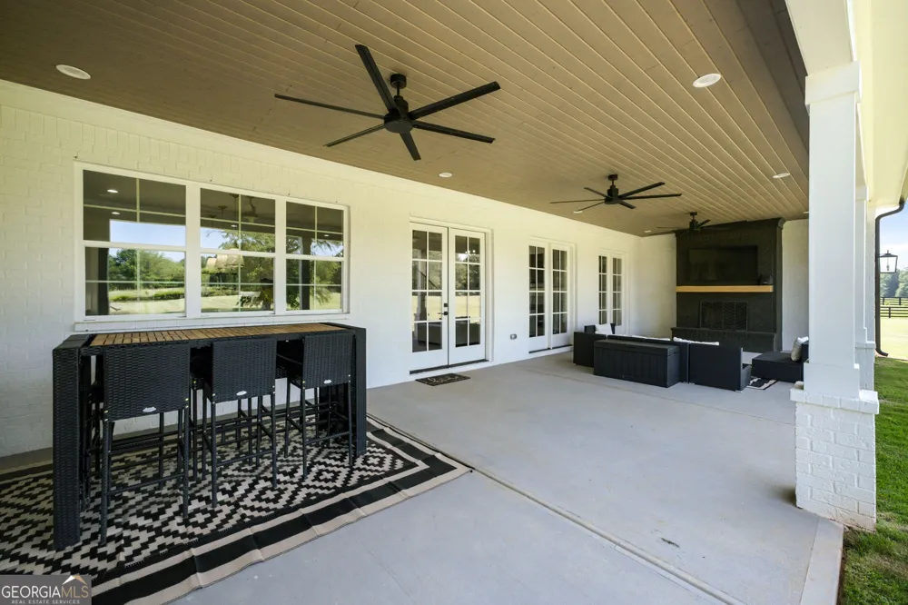 1526 Clover LN Bishop, GA 30621