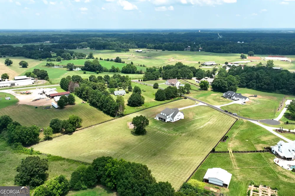 1526 Clover LN Bishop, GA 30621