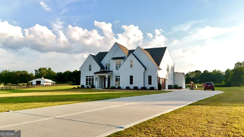 1526 Clover LN Bishop, GA 30621