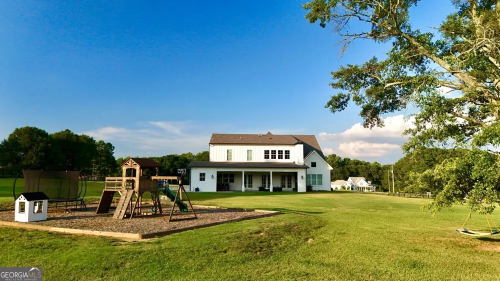 1526 Clover LN Bishop, GA 30621