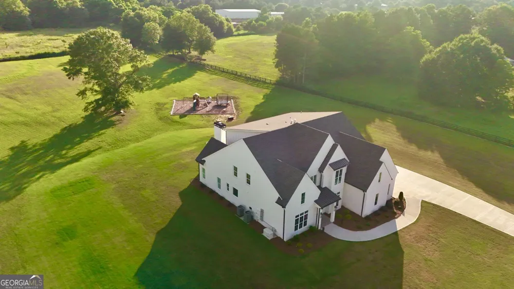 1526 Clover LN Bishop, GA 30621