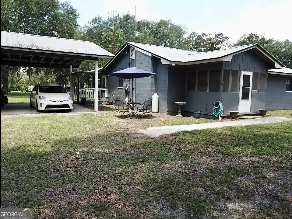 379 Bob Thrift RD St. George, GA 31562