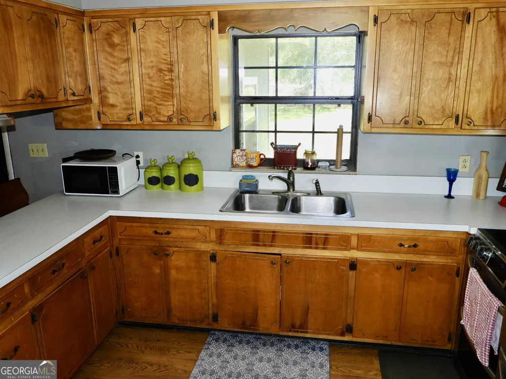 379 Bob Thrift RD St. George, GA 31562