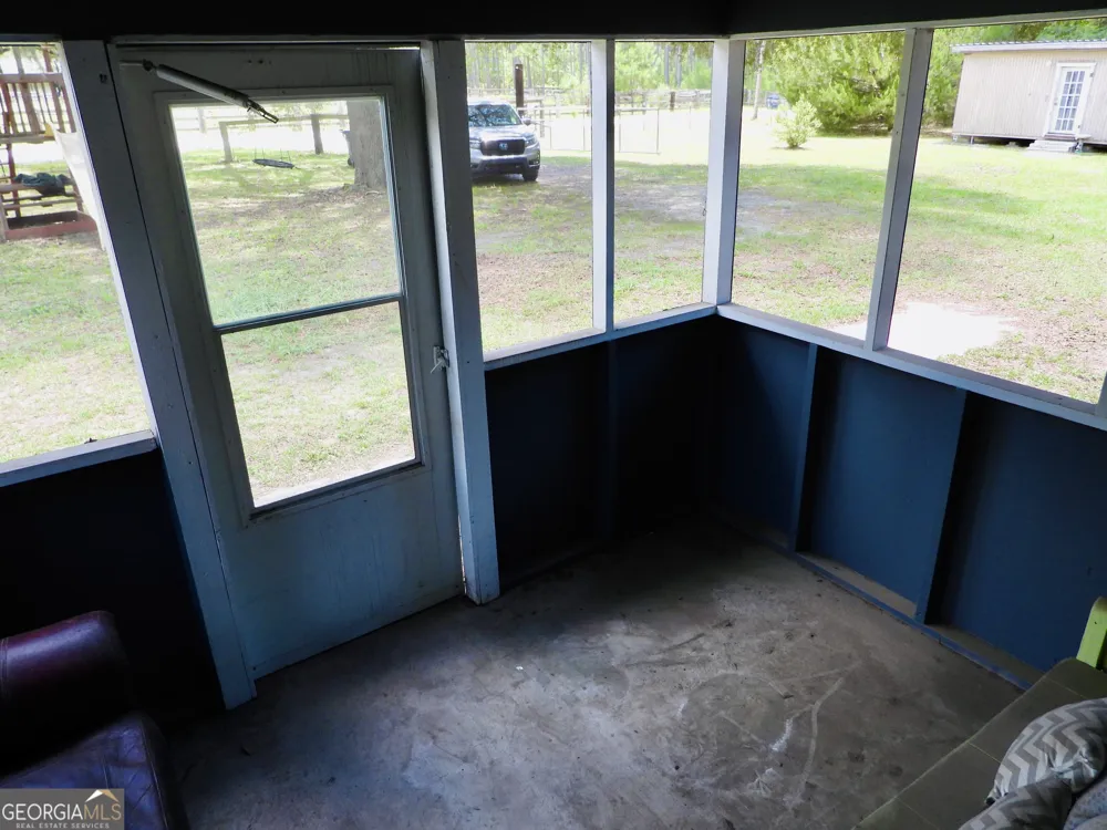 379 Bob Thrift RD St. George, GA 31562