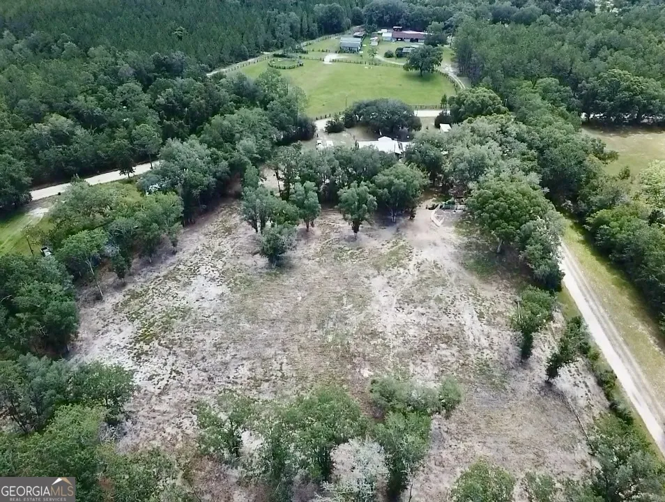 379 Bob Thrift RD St. George, GA 31562