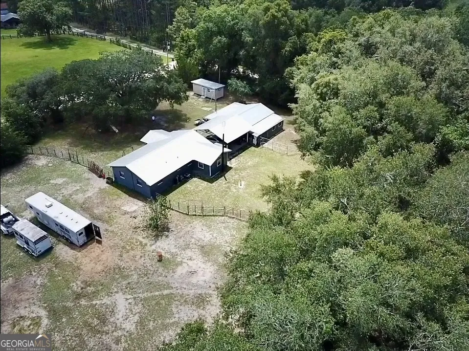 379 Bob Thrift RD St. George, GA 31562