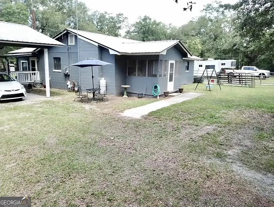 379 Bob Thrift RD St. George, GA 31562