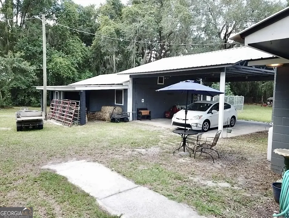 379 Bob Thrift RD St. George, GA 31562