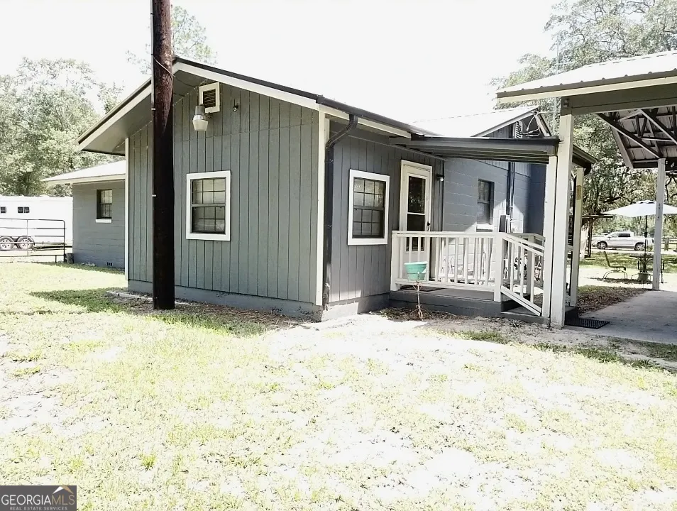 379 Bob Thrift RD St. George, GA 31562