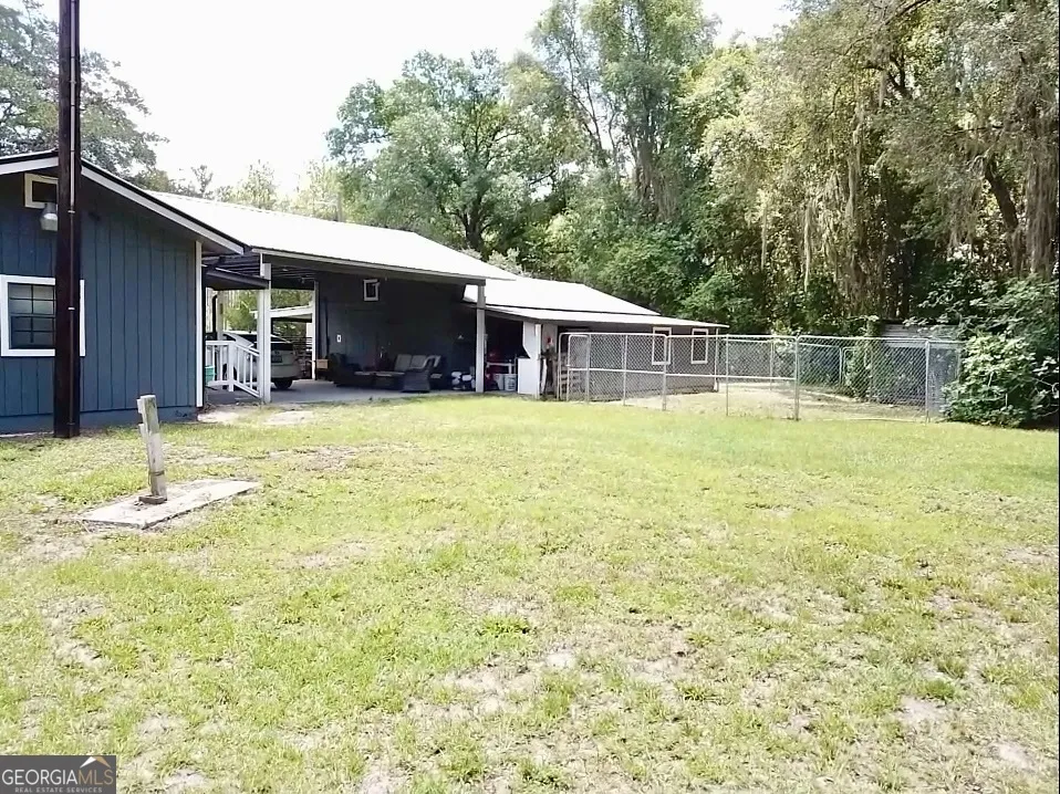 379 Bob Thrift RD St. George, GA 31562